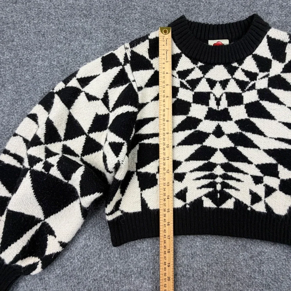 Farm Rio Black White Geometric Graphic Cropped Knit Sweater Womens Small
